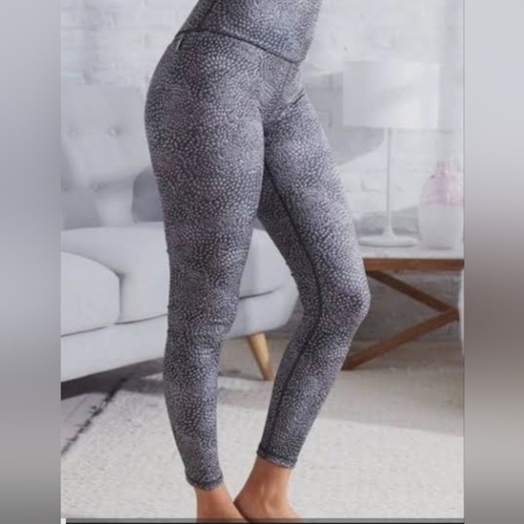 aerie Pants - AERIE Gray Patterned Leggings.Size M
